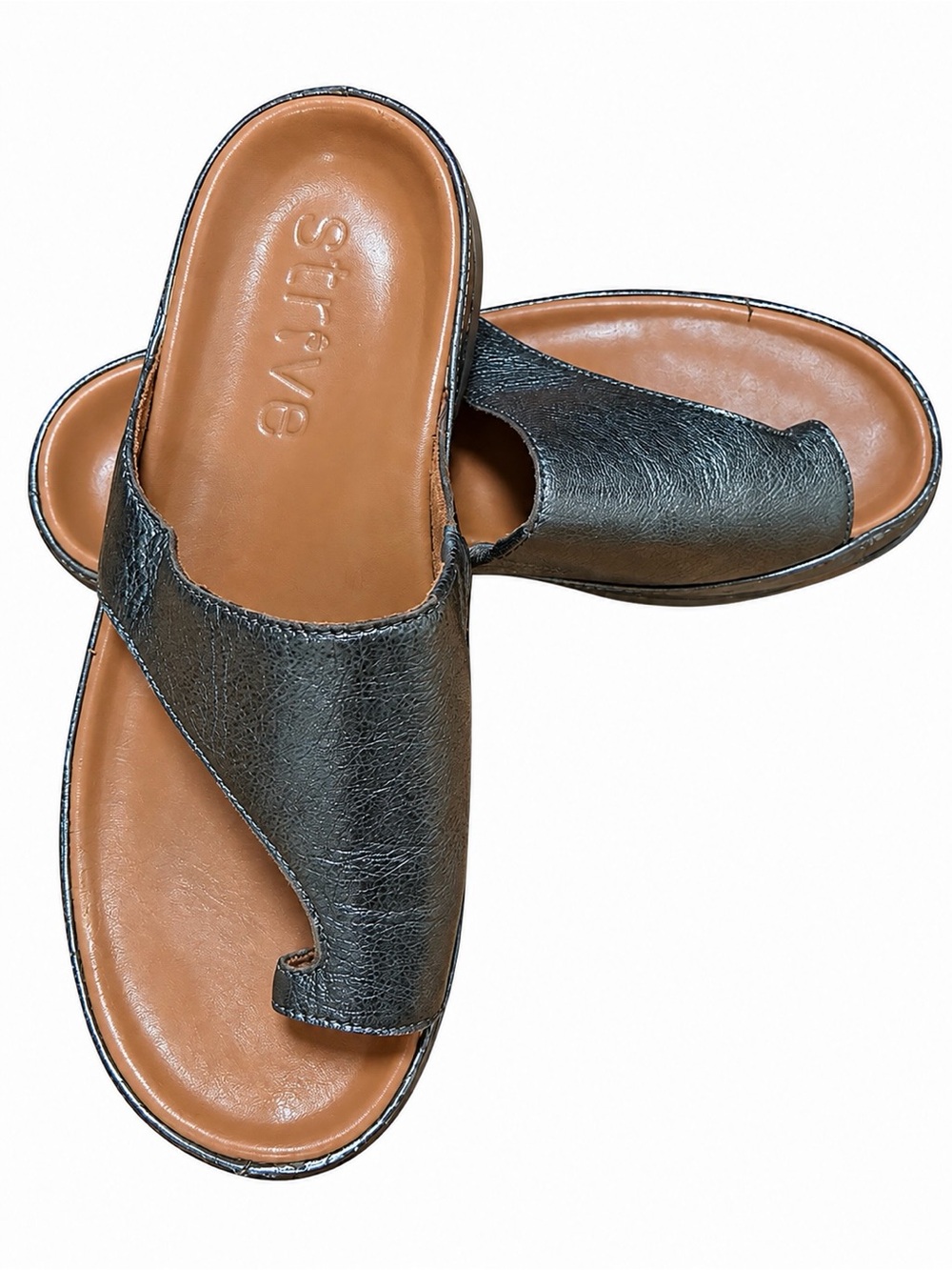 Strive Capri Metallic Pewter Leather Orthotic Toe Loop Sandals Size 8. EU 38.